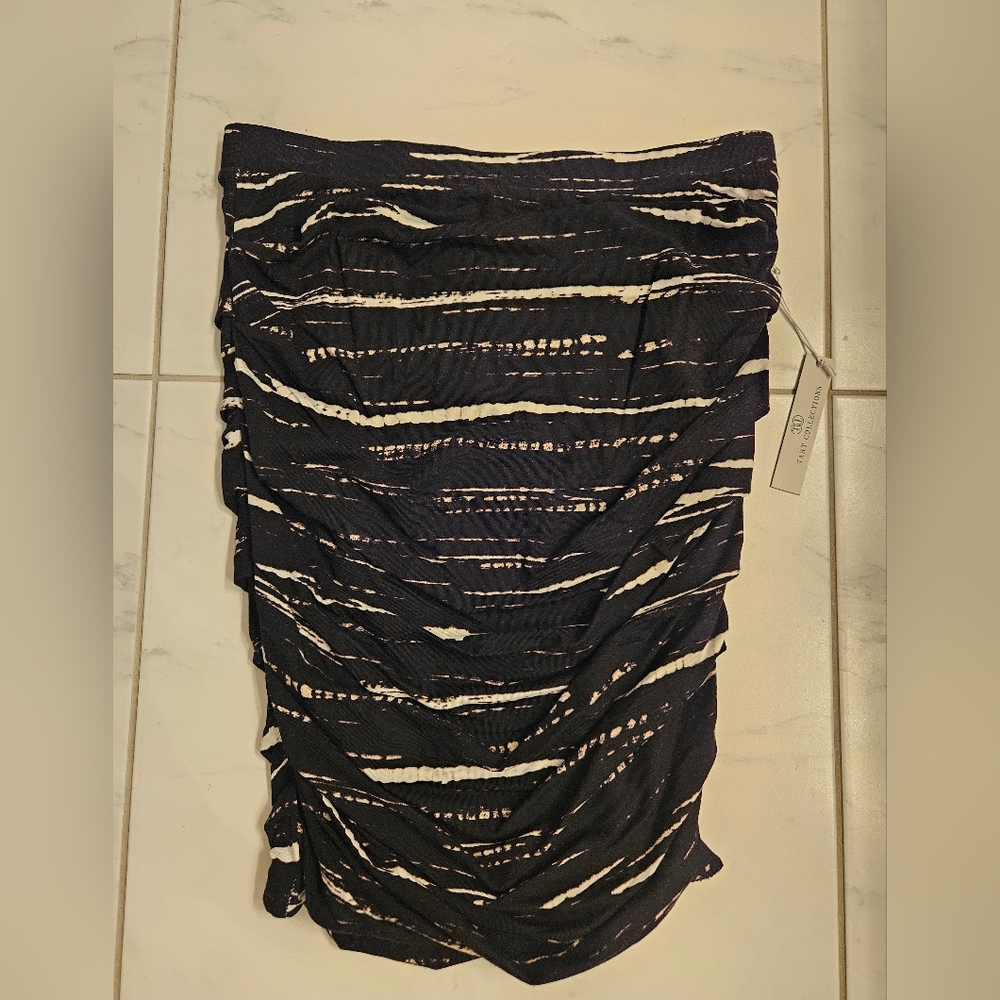 Tart Black and White Abstract Skirt